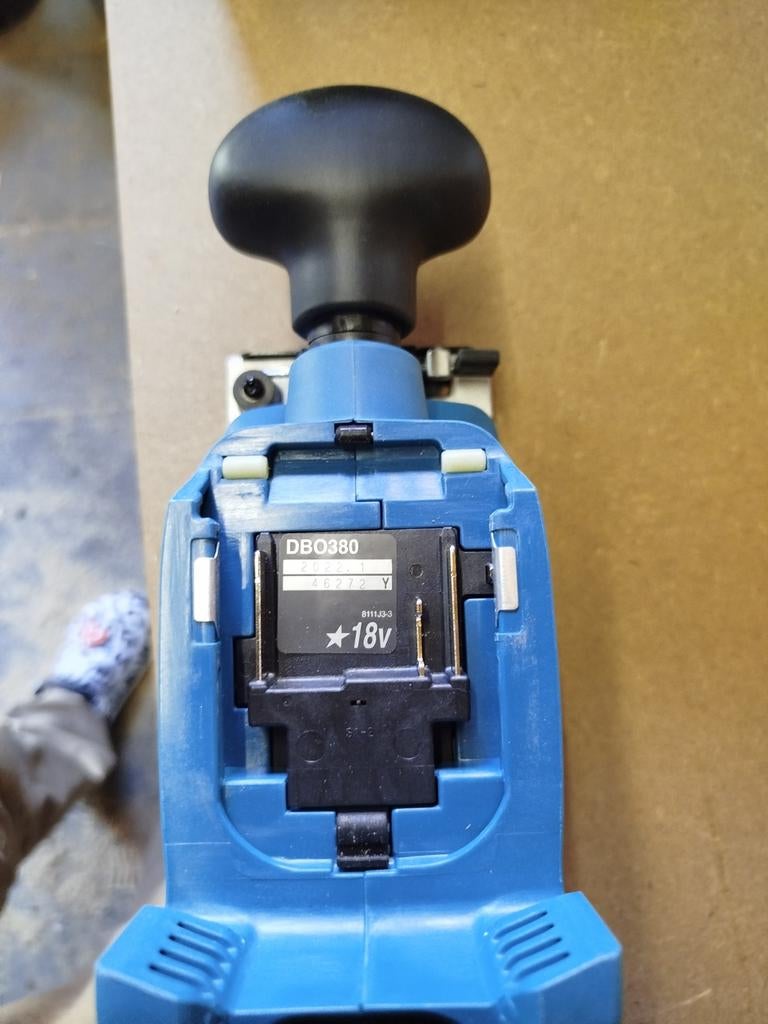 Makita DB0380 18v accu vlakschuurmachine met koffer, Bricolage & Construction, Outillage | Ponceuses, Enlèvement, Ponceuse orbitale