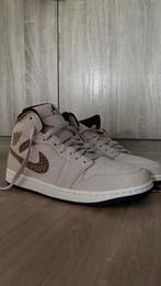 Nike jordans mid (bruin) 44, Sport en Fitness, Ophalen, Nieuw, Schoenen