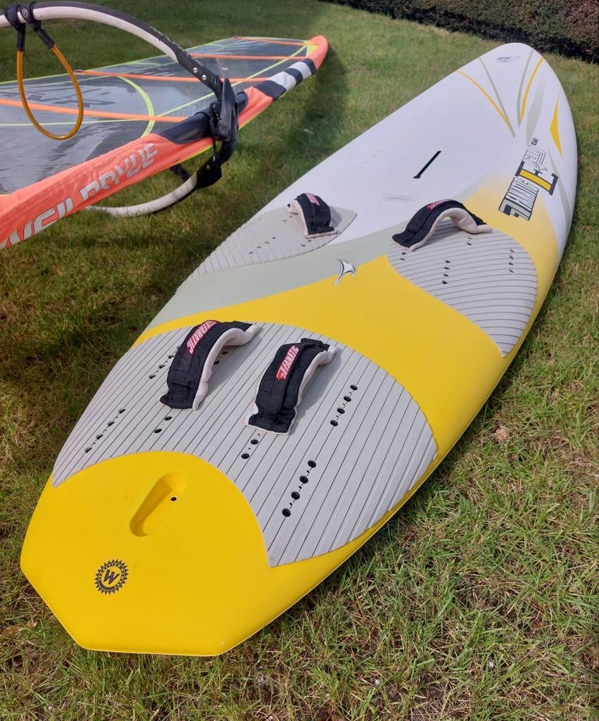 Windsurf Fanatic Eray 150 complet voile 5.4 m² mât etc.., Sports nautiques & Bateaux, Planche à voile, 5 à 7 m², Comme neuf, Enlèvement
