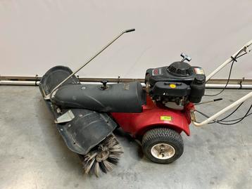 Honda borstelmachine TK48 met opvangbak beschikbaar voor biedingen