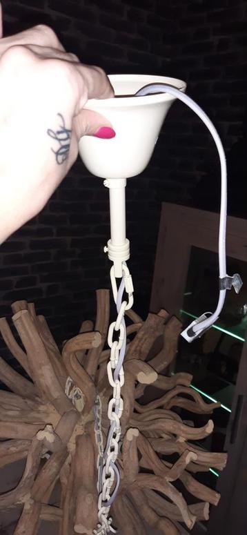 Hanglamp in hout  beschikbaar voor biedingen