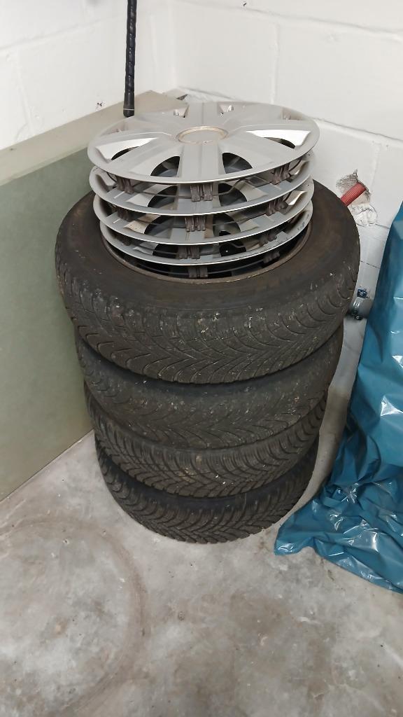 Kit hiver Peugeot 207 - 208 4x108 15", Autos : Pièces & Accessoires, Pneus & Jantes, Pneus et Jantes, Pneus hiver, 15 pouces, 185 mm