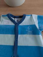 Pyjama petit bateau, Enlèvement