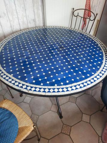 Table et chaises, Enlèvement, Comme neuf