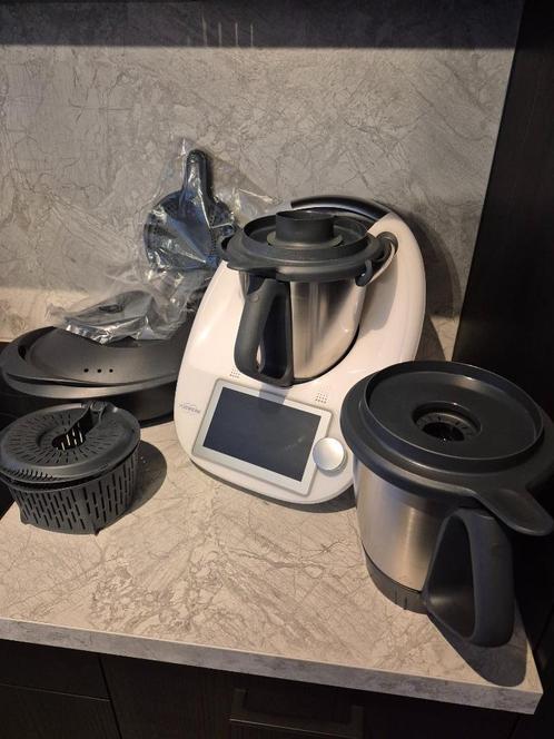 Thermomix TM6 - Zeer goede staat + nieuwe kookkom, Elektronische apparatuur, Keukenmixers, Zo goed als nieuw, 2 tot 3 liter, 3 snelheden of meer