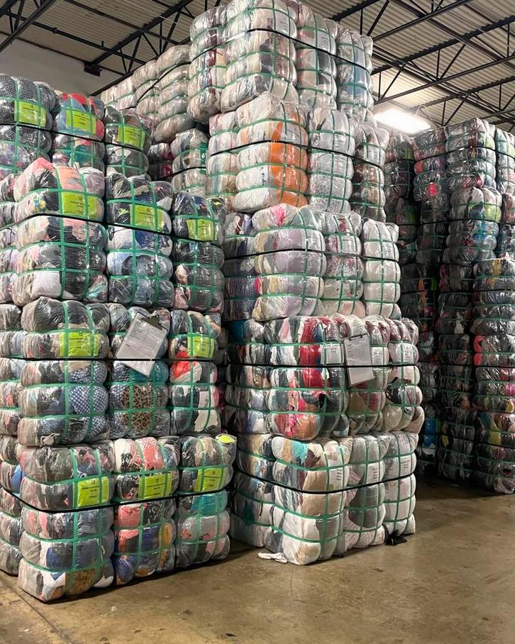 GROSSISTE VÊTEMENTS MIX MARQUES/PIECES – MIX PREMIUM, Vêtements | Hommes, Vêtements Homme Autre, Porté, Enlèvement ou Envoi