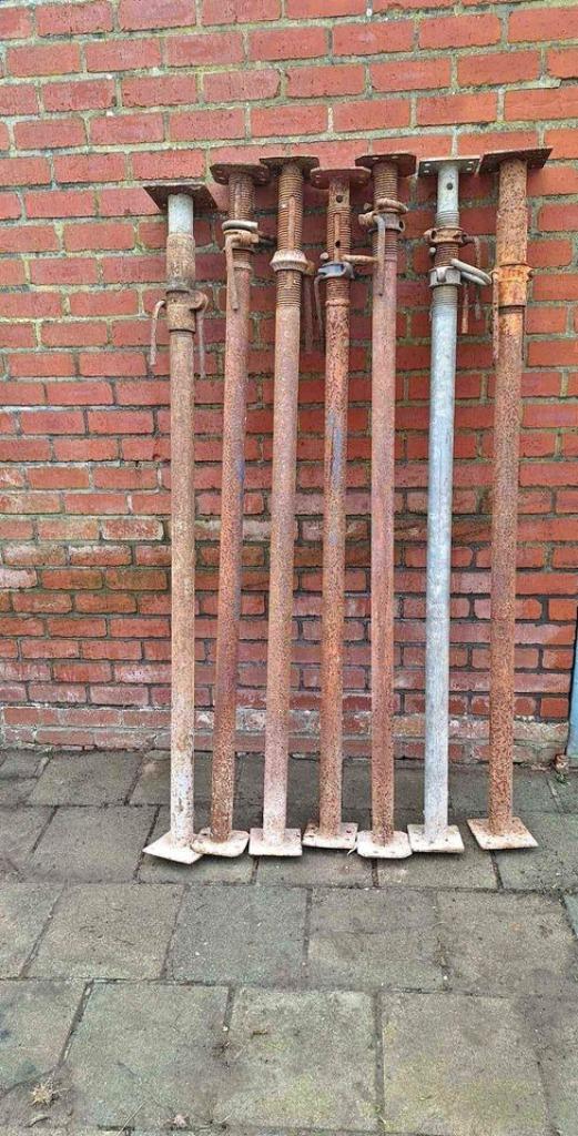 DOKA schoren héél  sterke draagkrachtige schoren !!!!!, Hobby en Vrije tijd, Overige Hobby en Vrije tijd, Ophalen of Verzenden