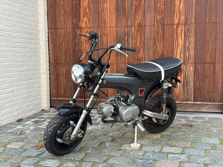 Dax 50cc B-klasse, Fietsen en Brommers, Brommers | Honda, Zo goed als nieuw, Klasse B (45 km/u), Ophalen