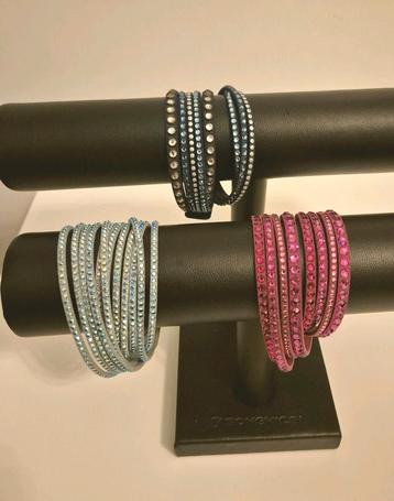 Bracelet swarovski slake double tour en cuir  disponible aux enchères