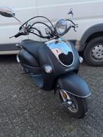 Scooter a klasse retro euro 5, Fietsen en Brommers, Ophalen, Zo goed als nieuw