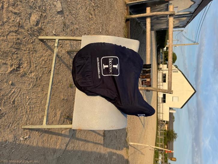 Selle de dressage mono-quartier, Dieren en Toebehoren, Paarden en Pony's | Zadels, Nieuw, Dressuur, Ophalen