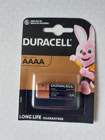 Batterij AAAA nog in de verpakking.Meedere pakjes beschikbaar voor biedingen