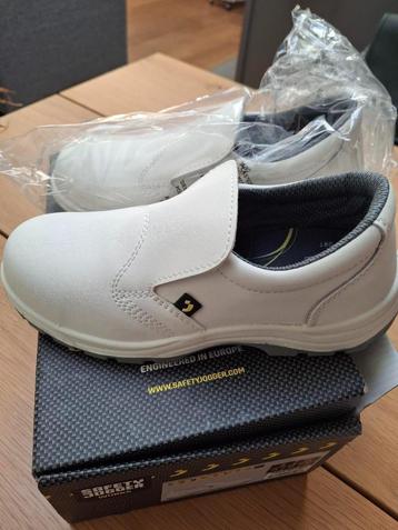 Werkschoenen dames - 2 paar beschikbaar voor biedingen