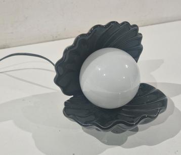 keramiek Massive schelplamp , oesterlamp met witte parel  beschikbaar voor biedingen