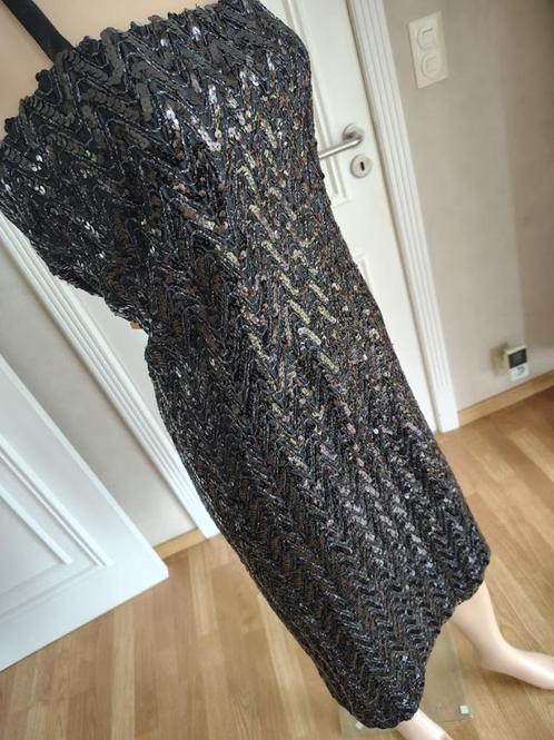 feestelijk handgemaakte jurk, Kleding | Dames, Jurken, Zo goed als nieuw, Maat 42/44 (L), Zwart, Onder de knie, Ophalen of Verzenden