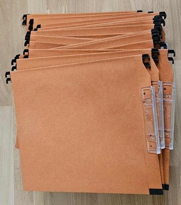 24 mapjes voor archiefkast gratis beschikbaar voor biedingen