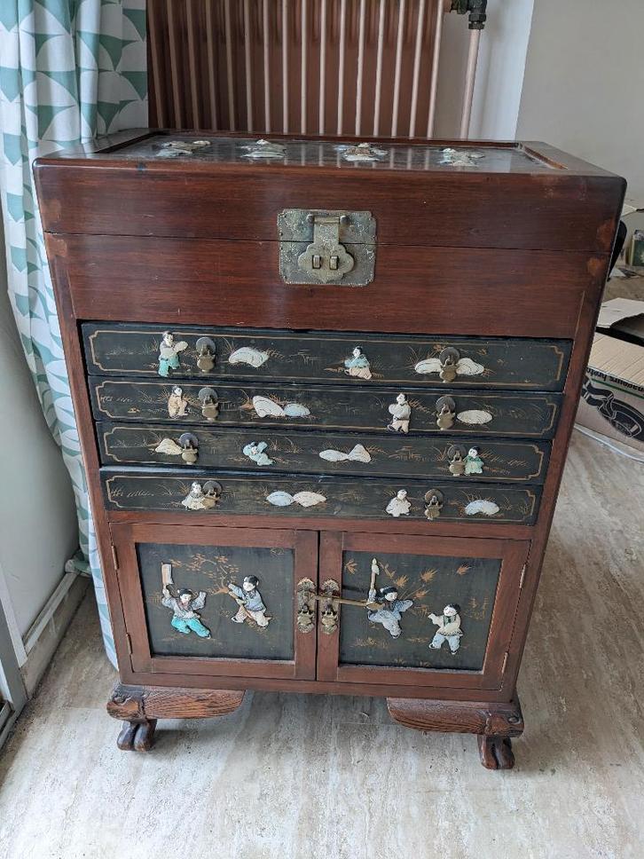 Klein Chinees teakzilverwerk, Antiek en Kunst, Antiek | Meubels | Kasten, Ophalen