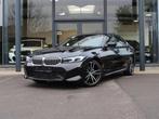 BMW 3 Serie 318 iA sedan M Sport / PANO / HUD / BLINDSPOT /, Auto's, BMW, Automaat, Gebruikt, 4 cilinders, Zwart