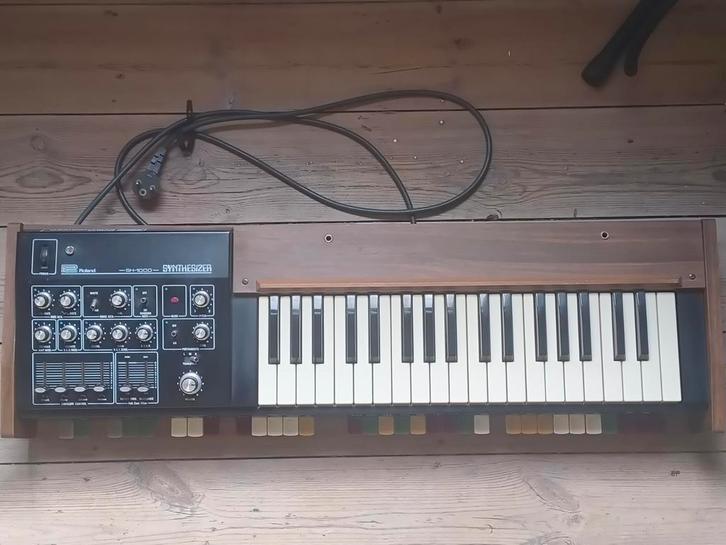 Roland sh-1000 synthesizer, Muziek en Instrumenten, Synthesizers, Zo goed als nieuw, Roland, Ophalen
