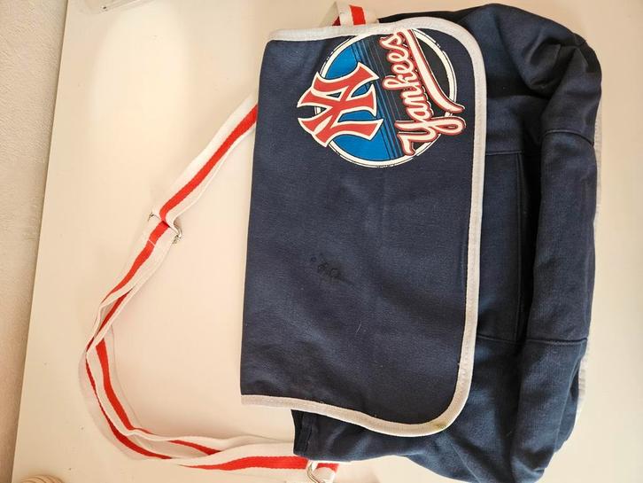 Sac bandoulière rétro NY Yankees – neuf avec étiquette, Handtassen en Accessoires, Tassen | Sporttassen, Zo goed als nieuw, Ophalen of Verzenden