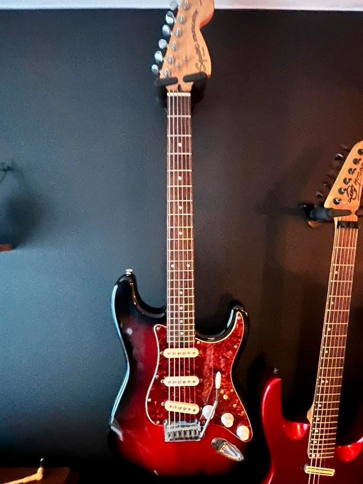 Squier stratocaster 2007, Musique & Instruments, Instruments à corde | Guitares | Basses, Comme neuf, Électrique, 6 cordes, Enlèvement