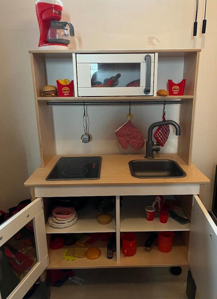 IKEA DUKTIG keukentje met toebehoren !, Kinderen en Baby's, Speelgoed | Speelkeukens, Zo goed als nieuw, Speelkeuken, Ophalen