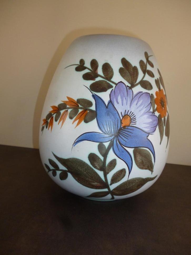 Antieke vaas in keramiek FLORA GOUDA HOLLAND Iris vintage, Antiek en Kunst, Antiek | Vazen, Ophalen of Verzenden
