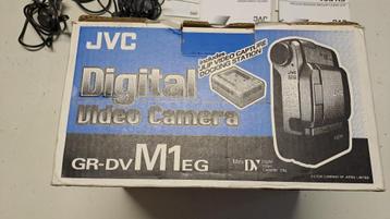 Caméra vidéo numérique JVC GR-DVM1 disponible aux enchères