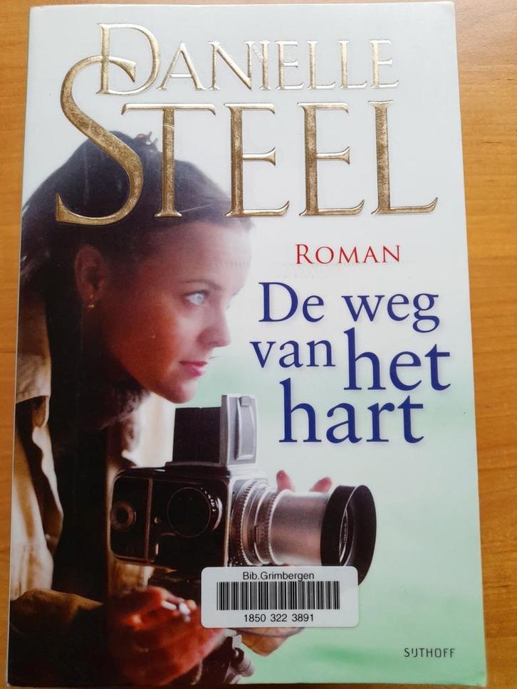 Danielle Steel - De weg van het hart, Livres, Romans, Comme neuf, Enlèvement ou Envoi
