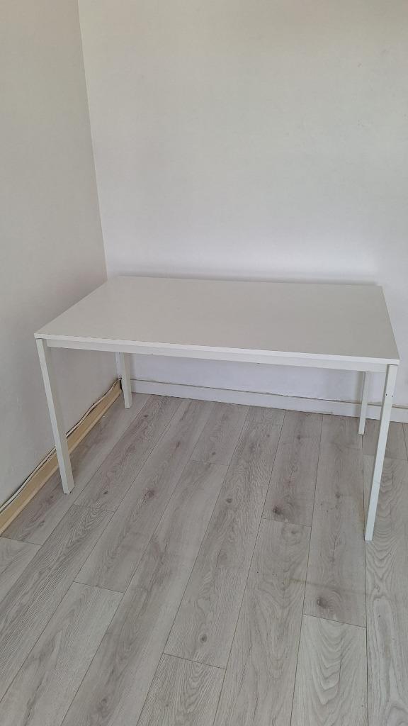 Witte IKEA MELLTORP tafel, Huis en Inrichting, Tafels | Eettafels, Zo goed als nieuw, 50 tot 100 cm, 50 tot 100 cm, Vier personen