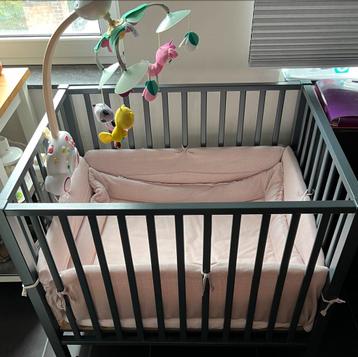 Parc bébé gris anthracite sur roulettes 75x95 cm complet beschikbaar voor biedingen