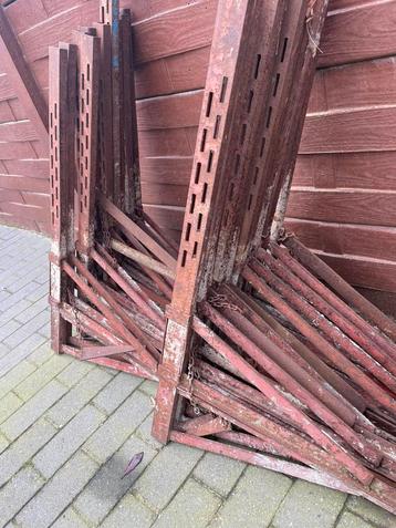 Betonklemmen beschikbaar voor biedingen