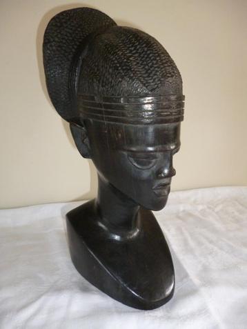 Buste féminin d'art africain en bois foncé statue féminine 