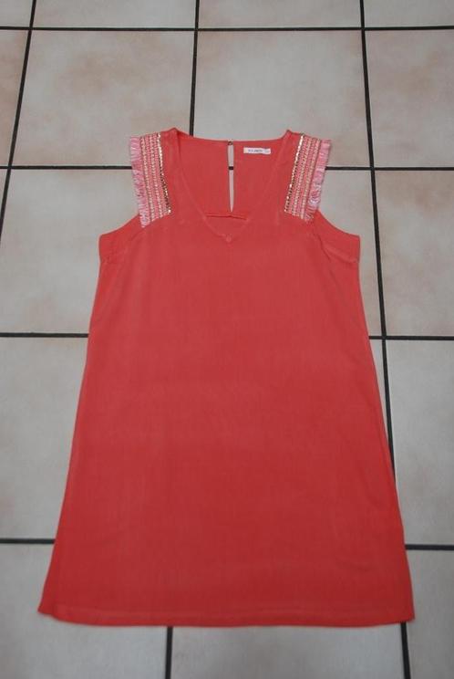 Schitterende rechte jurk van KILIBI in kleine zalm, maat S, Kleding | Dames, Jurken, Zo goed als nieuw, Maat 36 (S), Roze, Boven de knie
