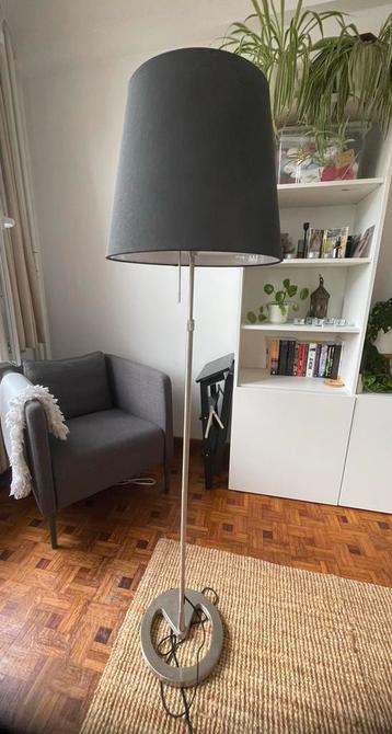 Staande Lamp Grijs beschikbaar voor biedingen