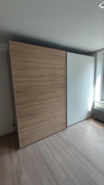 Armoire dressing coulissant de 270cm par 223cm de hauteur beschikbaar voor biedingen