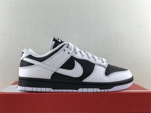 Nike SB Dunk “ Reverse panda “ low, Kleding | Heren, Schoenen, Nieuw, Ophalen of Verzenden
