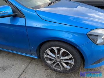 MERCEDES A KLASSE W176 blauw 162 rechts voorscherm 2012-2018 beschikbaar voor biedingen