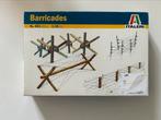 Italeri Barricades (1/35), Hobby & Loisirs créatifs, Modélisme | Figurines & Dioramas, Enlèvement, Comme neuf