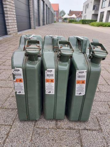10 liter stalen brandstof jerrycan groen 3 stuks beschikbaar voor biedingen