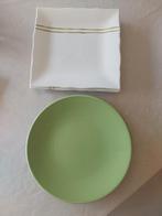 3 witte en 2 groene borden, Huis en Inrichting, Bord(en), Ophalen of Verzenden, Zo goed als nieuw