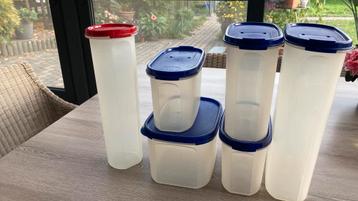 Plaatsbesparende potten Tupperware beschikbaar voor biedingen