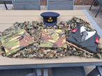 Militaire decoratie spullen met luchtmacht pet, Comme neuf, Armée de l'air, Enlèvement ou Envoi