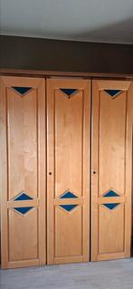 driedeurs kleerkast uit massief berkenhout., Huis en Inrichting, Ophalen, Gebruikt