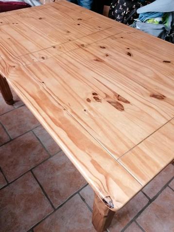 table en bois pin beschikbaar voor biedingen