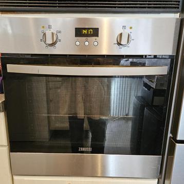 Heteluchtoven zanussi beschikbaar voor biedingen