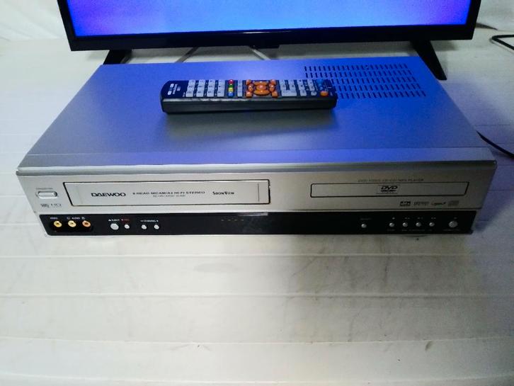 Lecteur DVD/enregistreur vidéo VHS combiné Daewoo SD-9500, TV, Hi-fi & Vidéo, Lecteurs vidéo, Utilisé, Lecteur ou enregistreur VHS