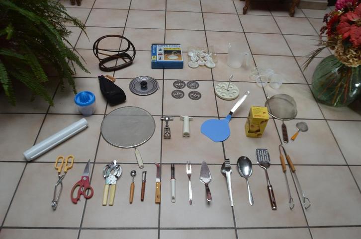 Set keukengerei voor €1 stuk Zeer goede staat!, Huis en Inrichting, Keuken | Bestek, Gebruikt, Los bestek, Overige materialen