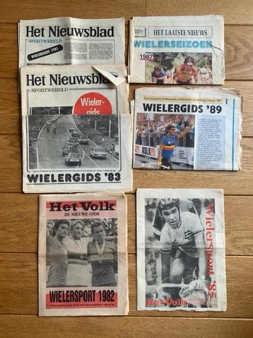 Set oude Wielergidsen uit de krant - jaren '80, Verzamelen, Tijdschriften, Kranten en Knipsels, Krant, 1980 tot heden, Ophalen of Verzenden