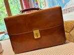 Vintage leren boekentas 1950, Handtassen en Accessoires, Tassen | Schooltassen, Ophalen, Gebruikt, Beige, Aktetas of Boekentas